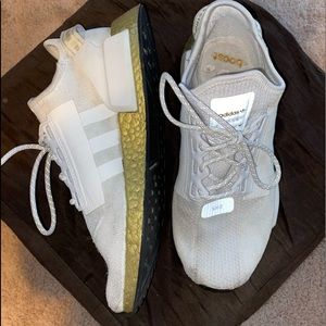 Women’s Adidas NMD_R1 white gold running shoes
